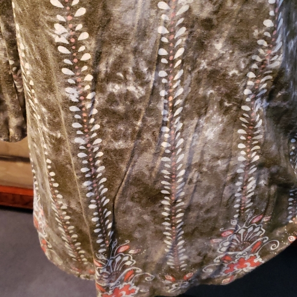 Top - Picture 2 of 5